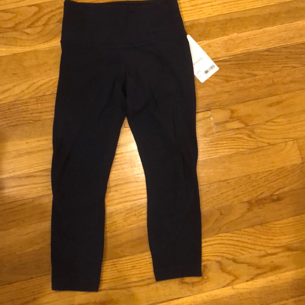 Athleta salutation Capri